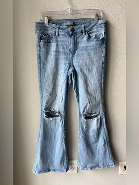 American Eagle Outfitters Next Level Ripped Low-Rise Flare Jeans Women’s Size 10